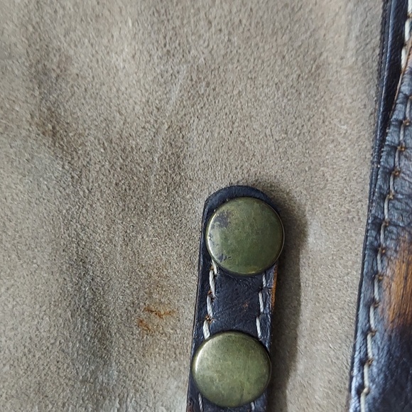 Patricia Nash Women's Leather Distressed Crossbody Bag - Picture 16 of 16